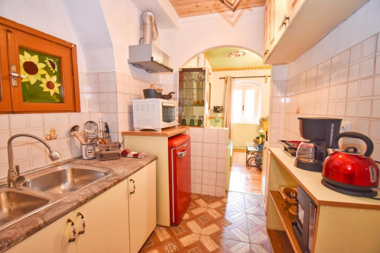 Venetian Well Gallery Apartment In Corfu Old Town Exterior photo
